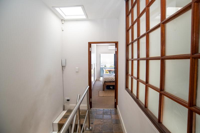 2 Bedroom Property for Sale in Sea Point Western Cape